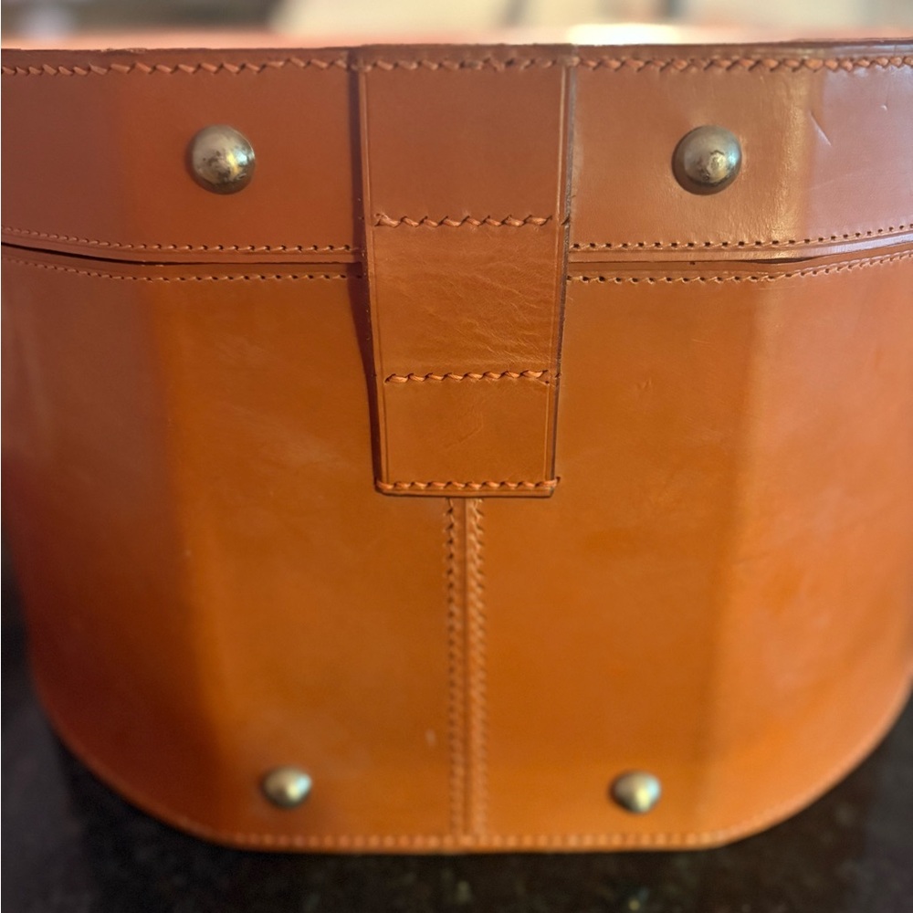 COGNAC LEATHER ROUNDED STORAGE CONTAINER - Picture 9 of 12
